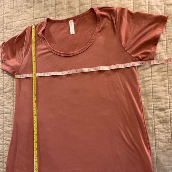 ✨3 for $25✨5 Lularoe Classic T’s Small/Med - Picture 6 of 16
